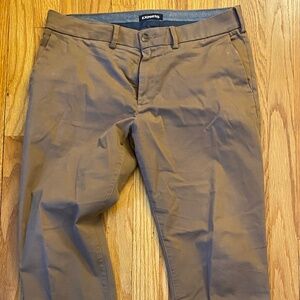 Express Men’s Khaki Dress Pant